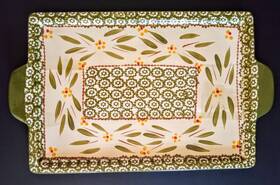 Cwe-bt5-00743174 Temptations Old World Green/cream Serving Tray Baking Dish 13x8 Inch With Iron Carrier
