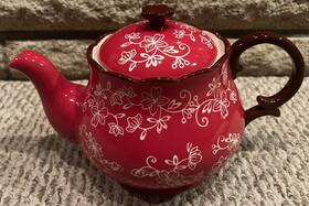 Kfi-xng-844316 Temptations Temp-tations By Tara Red Floral Lace Cranberry Tea Pot 1.5 Quart With Lid Kfi-xng-844316 Temptations Temp-tations By Tara Red Floral Lace Cranberry Tea Pot 1.5 Quart With Lid
