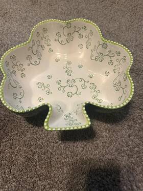 Pp-sq-807653 Temptations Temp-tations By Tara Ceramic Floral Lace Shamrock Nesting Baking Dish Green