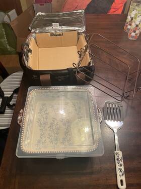 Ppp-hld-930684 Temptations 9x9 Floral Lace 3 Quart Baking Dish Lid Rack Tote New