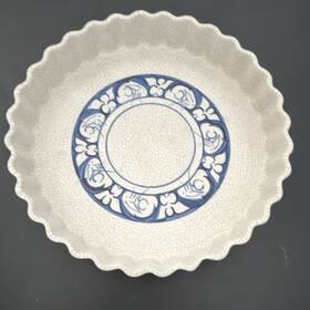 Acg-90 The Potters Studio Dedham Bunnies Dish Potting Shed Pottery Concord Massachusetts