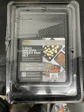 0415213 Thyme & Table 3 Piece Non-stick Sheet Pan Set
