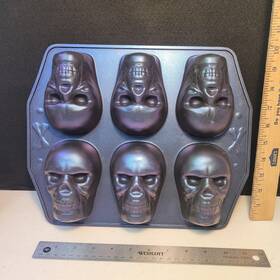 Way To Celebrate 726084498150 Halloween Cast Aluminum Skull Metal Bakeware Pan Skeleton Goth 6 Mold Cupcake