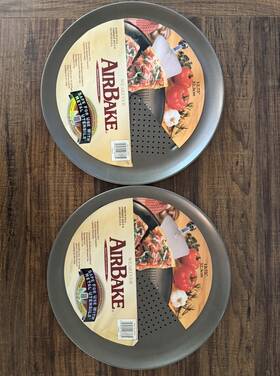 Wearever 050594008104 Two Vintage Original Airbake Perforated 12.75 Inch 32 3 Cm Pizza Pan/new