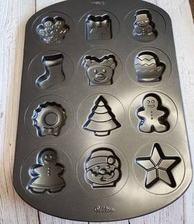 Wilton 070896044228 Cookie 12 Shape Pan Nonstick Baking Mold Holiday Christmas