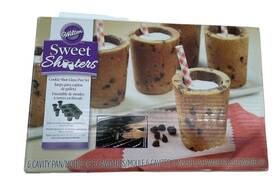 2105-5746 Wilton 070896157461 6 Cavity Sweet Shooters Cookie Shot Glass Pan Set New