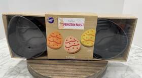 Wilton 070896561633 Easter 3-piece Egg Shaped Springform Pan Set 5 Inch Each - New Wilton 070896561633 Easter 3-piece Egg Shaped Springform Pan Set 5 Inch Each - New