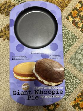 Wilton 070896706379 Giant Whoopie Pie Pan Cake Baking Cooking 2 Cavity 2010 New In Box Wilton 070896706379 Giant Whoopie Pie Pan Cake Baking Cooking 2 Cavity 2010 New In Box