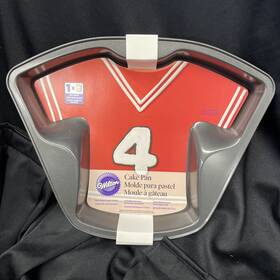 205-0051 Wilton T-shirt-shaped Non-stick Cake Pan Jersey T-shirt Football Dishwasher Safe