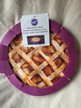 2103-7563 Wilton Silicone Adjustable Pie Crust Shield Nwt Purple Baking