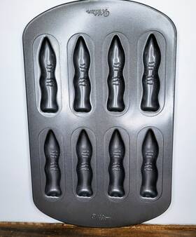 2105-0511 Wilton #2105-0511 Discontinued Non-stick 8 Cavity Halloween Finger Cookie Mold 2105-0511 Wilton #2105-0511 Discontinued Non-stick 8 Cavity Halloween Finger Cookie Mold