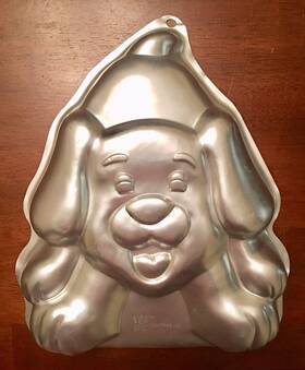 2105-2064 Wilton Awesome 2002 Industries Playful Pup Puppy Dog Cake Pan 2105-2064 Wilton Awesome 2002 Industries Playful Pup Puppy Dog Cake Pan