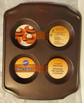 2105-2147 Wilton Bake It Better 4 Cavity Mini Pie Pan New 2105-2147 Wilton Bake It Better 4 Cavity Mini Pie Pan New