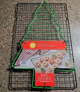 2105-4163 Wilton Cooling Grid Rack Set Christmas Tree Holiday Cooking Cookies Baking New