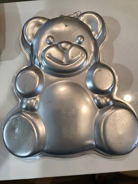 2105-4943 Wilton Huggable Teddy Bear Honey Baby Birthday Party Cake Pan Mold #2105-4943