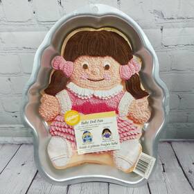 2105-573 Wilton Darling Dolly Baby Doll Cake Pan Aluminum 2000 #2105-573