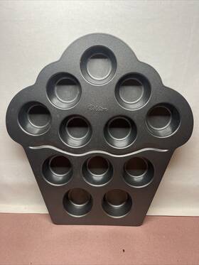 2105-6959 Wilton Cupcake Shaped Mold Baking Cake Pan 2105-6959 Wilton Cupcake Shaped Mold Baking Cake Pan