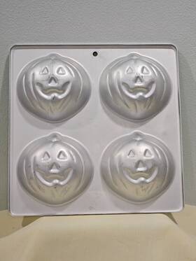 24-10-465 Wilton Vintage 1990 Jack O Lantern Little Pumpkins 4 Cake Pan Cupcakes Mold