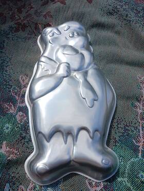 502-186 Wilton Fred Flintstone The Flintstones Birthday Party Cake Pan Mold #502-186 502-186 Wilton Fred Flintstone The Flintstones Birthday Party Cake Pan Mold #502-186