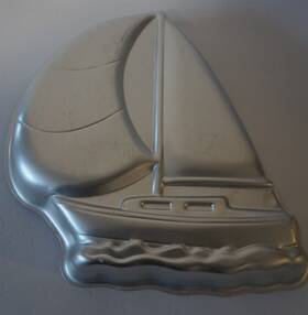 502-3983 Wilton Sail Boat Sailing Nautical Cake Pan