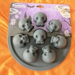 New Trudeau Skull Cake Pan Structure Silicone Mold Baking Halloween. Fixed Price $14.99.