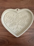 Vintage Pampered Chef 2000 Anniversary Heart Stoneware Cookie Mold- #2918. Fixed Price $6.00.