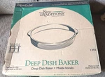 Pampered Chef Stoneware Traditions Forest Green Round Deep Dish Baker 1393. Fixed Price $28.00.