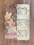 Wilton Vintage 1998 Bunny Cookie Treat Pan 2105-8106 Easter Or Baby Shower. Fixed Price $19.00.