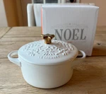 Le Creuset Noel Stoneware Mini Cocotte With Star Knob 24 Oz 14 Cm White. Fixed Price $59.99.