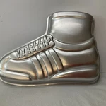 Large Vintage 1979 Wilton Superstar Shoe Sneaker Party Cake Pan 502-1964. Fixed Price $7.99.