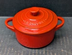 Creuset Petite Round Casserole Mini Cocotte 8OZ Red. Fixed Price $18.99.