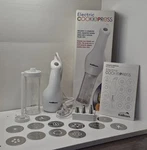 Salton Electric Cookie Press CKM25 12 Discs Spritz Tested. Fixed Price $27.99.