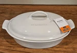 Creuset Casserole Dish Heritage 4 Qt Covered Oval White W/ Lid 36CM. Fixed Price $119.99.