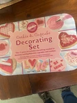 Wilton 17 Piece Cupcake Frosting Cookie Decorating Set Kit Tips Bags New. Fixed Price $9.09.