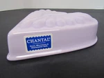 Chantal Purple Heart-shaped Baking Dish 1/2 Cups, .6 Ltr 1/4" 93-HM17. Fixed Price $12.95.