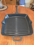Exc Viking Enamel Coated Heavy Duty Cast Iron 11 Inch Square Grill Pan Charcoal. Fixed Price $65.00.