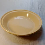 Chantal Ceramic Deep Pie Dish Fluted Edge 9.5" 1.75 Quart Golden Cream Stoneware. Fixed Price $22.45.