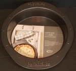 Berghoff Perfect Slice Heavy Duty Premium Non-stick 9" Round Cake Baking Pan New. Fixed Price $6.99.