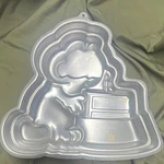 Wilton Aluminum Cake Pan Garfield With Silver 2105-2447 Easy Clean. Fixed Price $9.50.