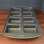 Wilton Perfect Results Non-stick 8-CAVITY Mini Loaf Pan Pfas-free. Fixed Price $10.00.