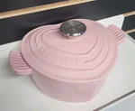 Le Creuset Cocotte D'amour Dish Shell Pink 1L Heart Shaped Cast Iron. Fixed Price $249.95.