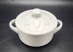 Le Creuset Mini Cocotte W/lid Sunflower Relief - 8OZ White Nib. Fixed Price $59.00.
