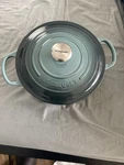 Le Creuset Signature Cast Iron 26CM 5.5 Quart Round Dutch Oven Riviera New. Fixed Price $250.00.
