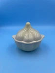 Le Creuset Garlic Mini Cocotte Stoneware. Nwt. Fixed Price $80.00.