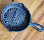 Lodge Mini Cast Iron Frying Pan Ashtray Mumford Sheet Metal Shelbyville De 5.5". Fixed Price $14.29.