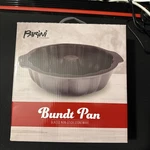 Cookware Bundt Pan Glazed Non-stick Stoneware Gray Black Parini. Fixed Price $9.00.