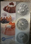 Wilton Petite Fancy Ring With 6 Mini Molds 2 Deep New. Fixed Price $14.95.