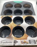 Cupcakes Muffins 12COUNT Structured Silicone Pan Grey/mint. Fixed Price $26.98.