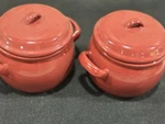 Red Oneida Kitchen Ceramic Crock Pot. Oven Safe. Matching Set Of 2 With Lids.. Fixed Price $20.00.