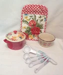 Lot Of 4 Pioneer Woman Casserole W/lid, Ramekin, Potholder & Measuring Spoon Set. Fixed Price $24.99.